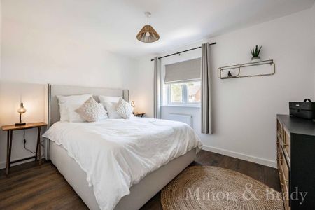 4 bedroom detached house to rent - Photo 4