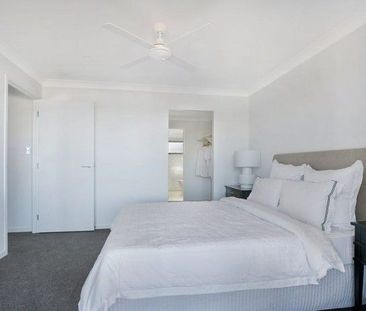 NEW TOWNHOUSE IN MANLY WEST - Photo 1