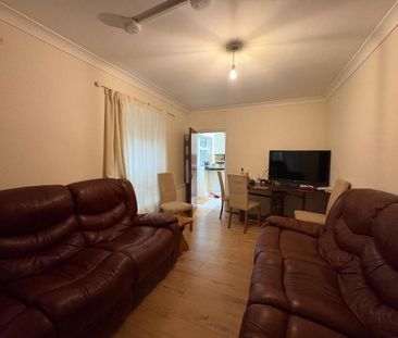 6 bedroom semi-detached house to rent - Photo 1