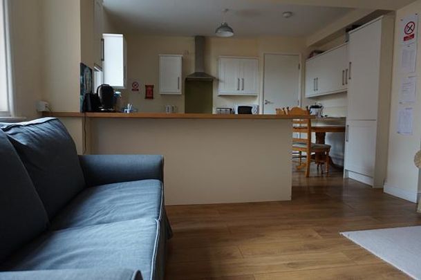 6 bedroom house share to rent - Photo 1