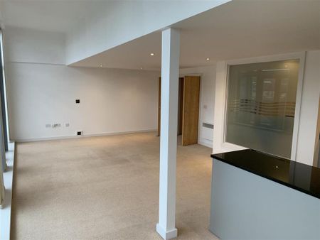 3 bedroom apartment to rent - Photo 2