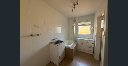 Charming 2-Bedroom Unit with Balcony & Courtyard – Railway Avenue, Altona North - Photo 3