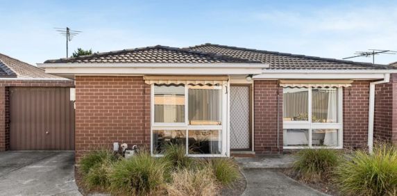 Charming 2-Bedroom Unit in Bonbeach - Photo 2