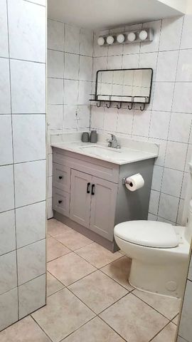 For Lease - 7 Price Street, Richmond Hill, Ontario - Photo 3