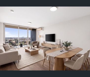Top-Floor Living with Sweeping Flemington Racecourse Views - Photo 2