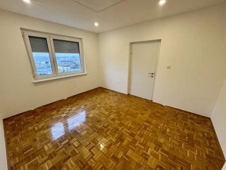 Charmante, frisch modernisierte Wohnung mit Loggia – sofort bezugsbereit - Photo 2