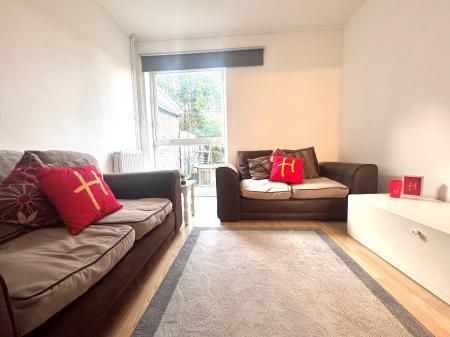 4 Bed Student Home - 60 Kemsing Gardens - Photo 2