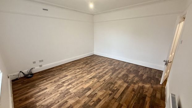 4 bedroom flat to rent - Photo 1