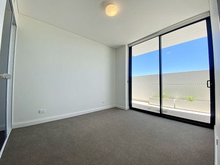 Near NEW Stunning 2 Bedrooms 2 Bathroom Plus Study Apartment Short Stroll to Granville Train Station - Photo 4