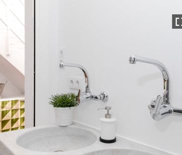 barcelona, Catalonia 08820 - Photo 4