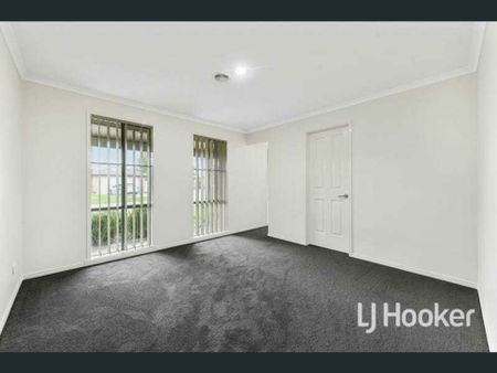 1 Greythorne Court, Narre Warren VIC - Photo 2