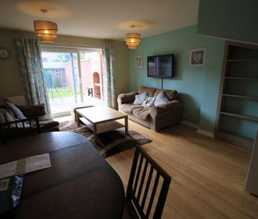 3 bedroom terraced house to rent - Photo 1