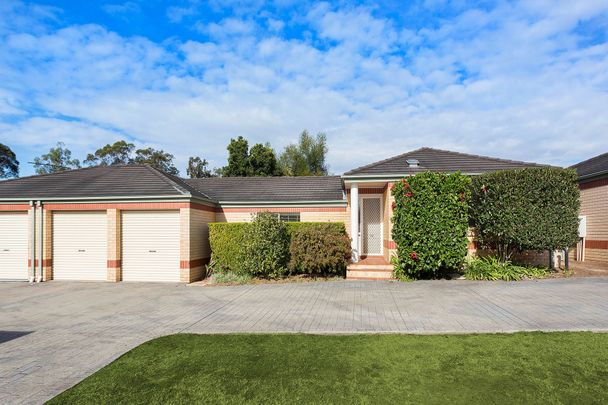 Sun-Drenched Single-Level Villa in the Heart of Picnic Point - Photo 1