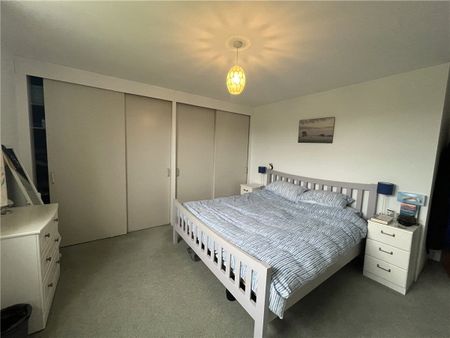 A detached well proportioned property on the edge of the village with countryside views from the rear of the house. Please note this house is only available for a 6 month term. - Photo 5