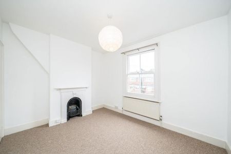 2 bedroom terraced house to rent - Photo 4