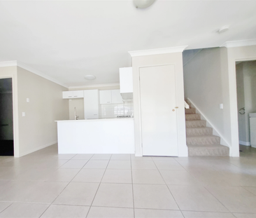 "Spacious and Modern Townhouse for Rent in Ormeau - Your Perfect Ho... - Photo 2