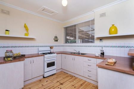 Comfortable Family Home in Brahma Lodge - Photo 5