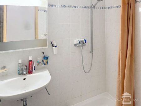 Proche de la gare, appartement 4 pièces au 3ème étage - Photo 4