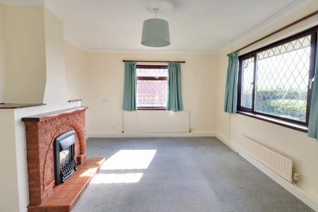 2 bedroom semi-detached bungalow to rent - Photo 4
