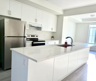 For Lease - 15 Verbana Street, East Gwillimbury, Ontario - Photo 1