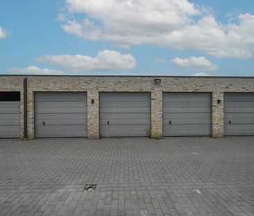 Zuidgericht appartement met twee slaapkamers en garagebox te Izegem - Foto 1