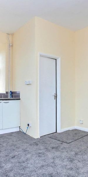 London Road - Photo 1