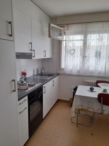 "Grossflächige Wohnung an zentraler Lage" - Photo 3