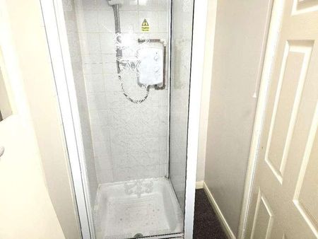 D Maidstone Road, Chatham, ME4 - Photo 3