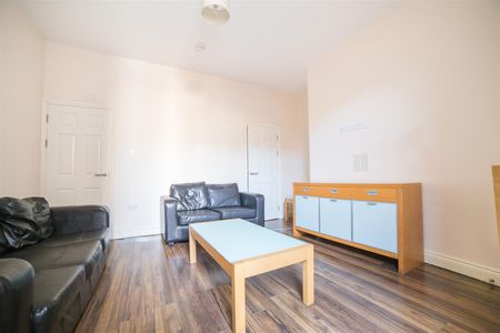 4 bed end of terrace house to rent in Bolingbroke Street, Heaton, NE6 - Photo 2