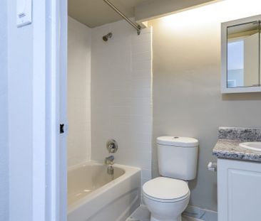 For Lease - 6161 Bathurst Street Unit# 110, Toronto, Ontario - Photo 3