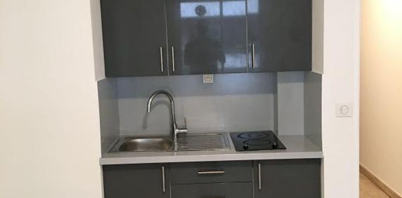 Location Appartement 2 pièces 20m² VENCE 06140 - Photo 2