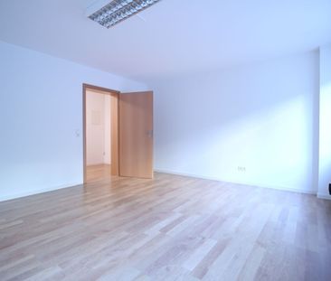 MIETE: Helle Büro-/Praxisfläche in FR-Opfingen, ca. 205 m², - Photo 2