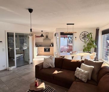 Appartement te huur in Marche-en-Famenne voor € 750 met 1 slaapkamer - Photo 2