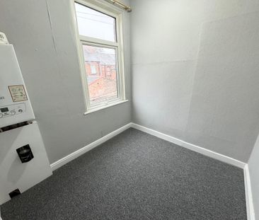 2 Bedroom Mid Terraced House - Photo 6
