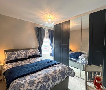 The Bank, Scholar Green - Photo 6