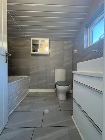 3 bedroom detached house to rent - Photo 5