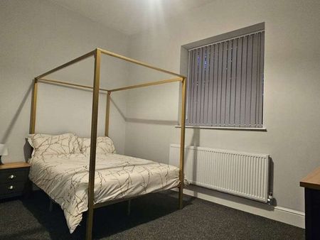 Grange Mount Room 6 - Photo 4