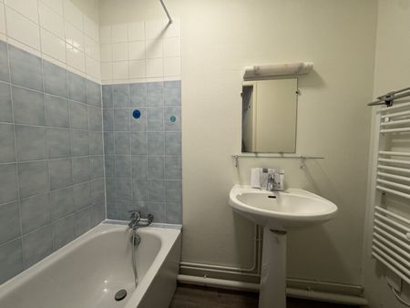 Location Appartement 2 pièces 43m² ORLEANS 45000 - Photo 4