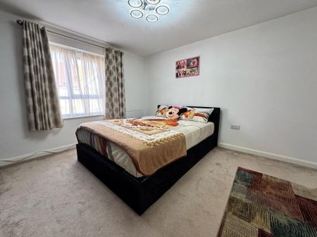 4 bedroom semi-detached house to rent - Photo 5