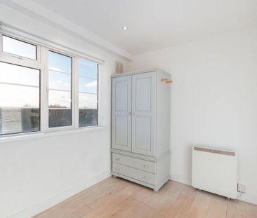 3 bedroom flat to rent - Photo 1