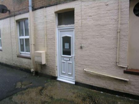 Bedroom Second Floor Flat In Bournemouth, BH8 - Photo 2