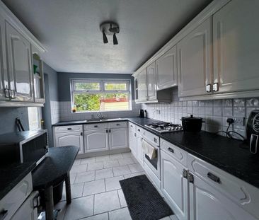 3 bedroom semi-detached house to rent - Photo 2