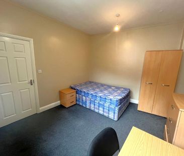 5 bedroom flat to rent - Photo 2