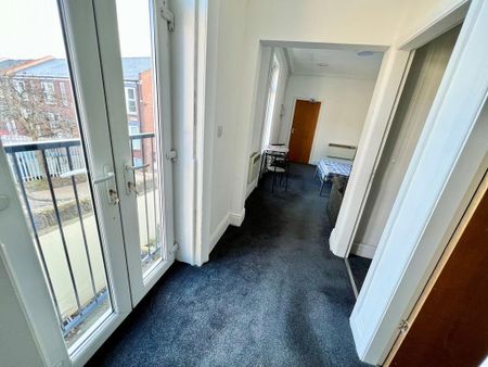 1 bedroom apartment to rent - Photo 2
