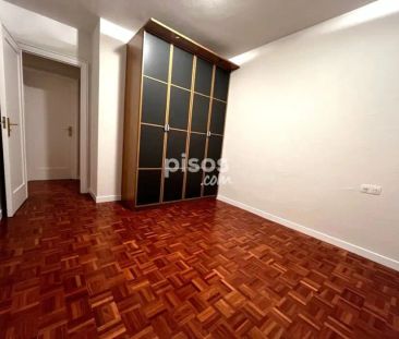 Piso en alquiler en Calle de Cuesta de la Reina - Photo 2