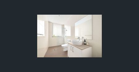 Luxury House-like Apartment in superb location - Photo 3