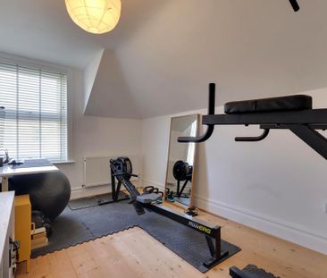 5 bedroom semi-detached house to rent - Photo 1