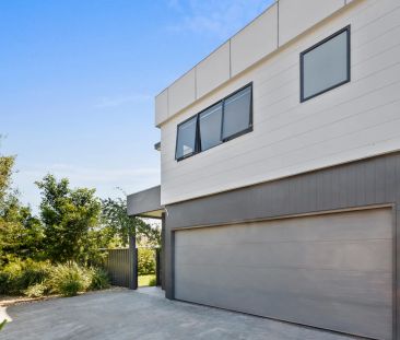 Modern Family Home - Photo 3