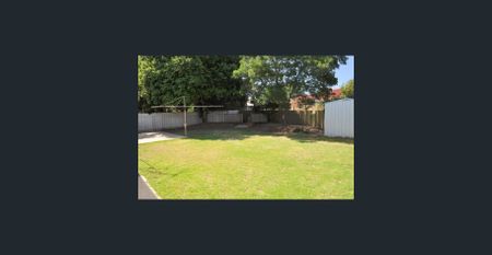 EXTRA LARGE FAMILY HOME - Photo 5