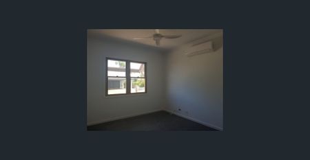 4 bedroom 2 bathroom property for rent! - Photo 2